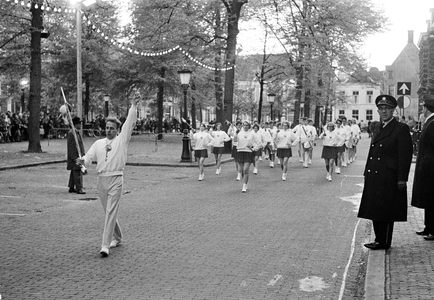 127138 Afbeelding van de parade van de Christelijke gymnastiekvereniging Fraternitas tijdens de Marswedstrijden ter ...